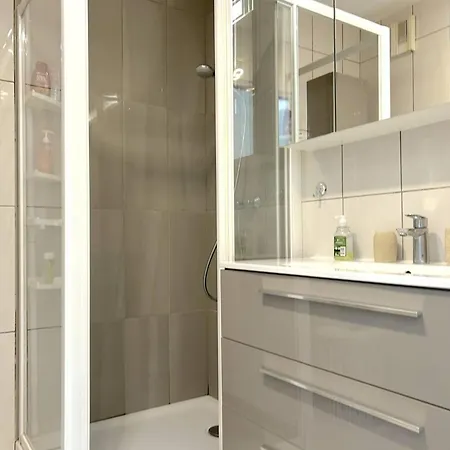 Avec Climatisation, Proche - 4 Pers. - Fr-1-251-951 *